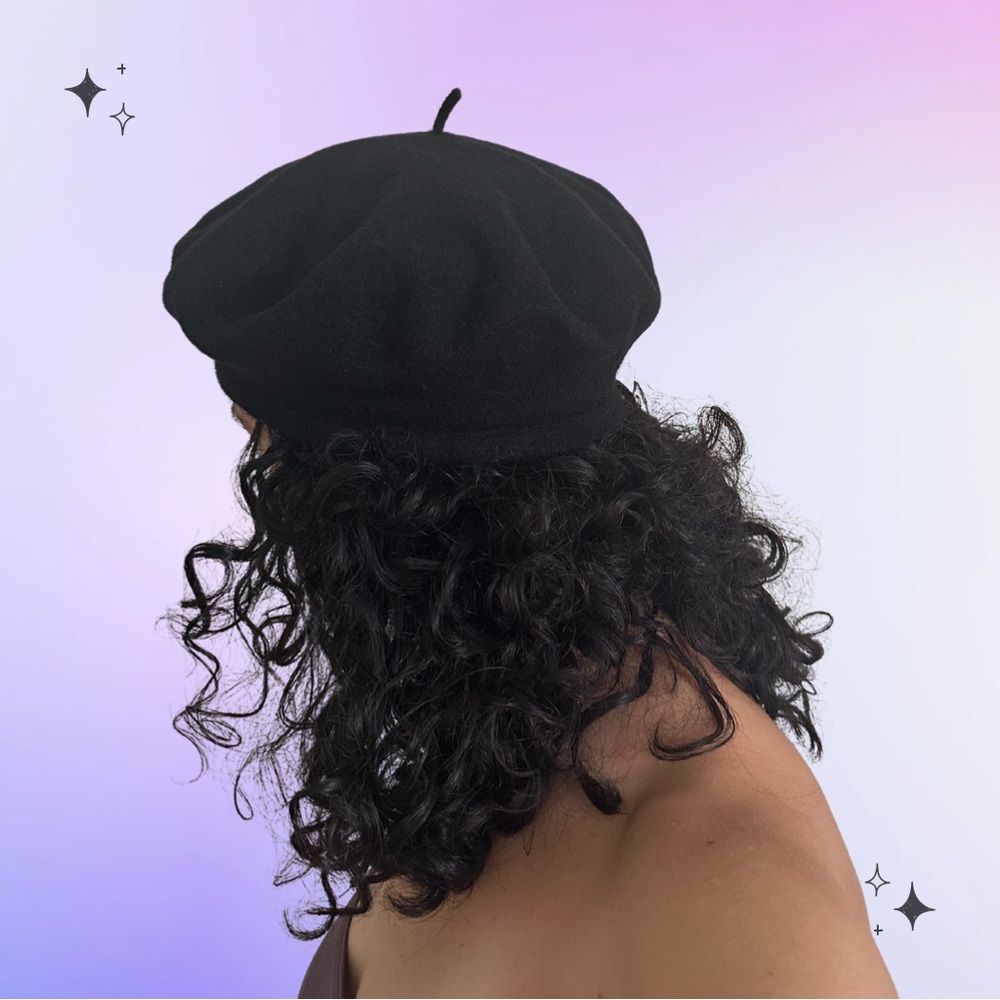 SOLD 🔴 100% wool vintage Black beret